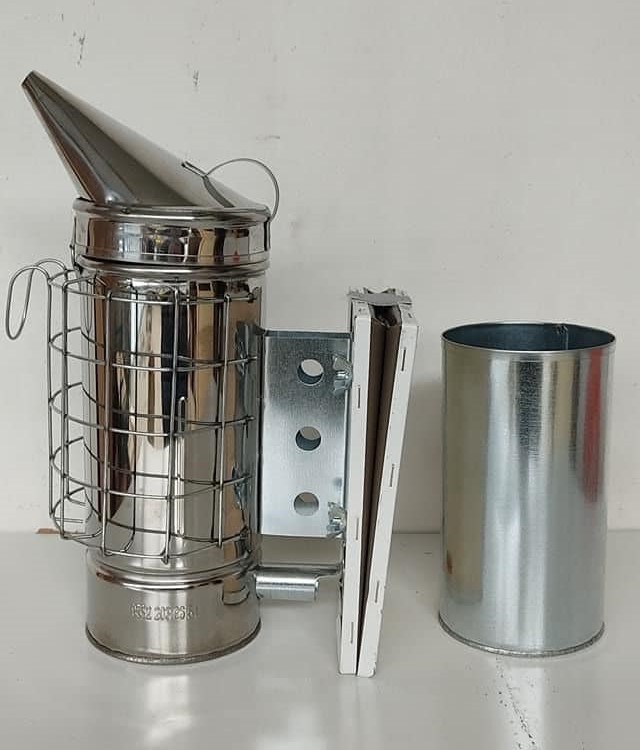 Jumbo size Beekeeping chrome smoker with removeable bucket